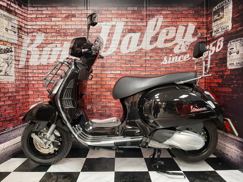 Vespa GTS 300 2024 Black